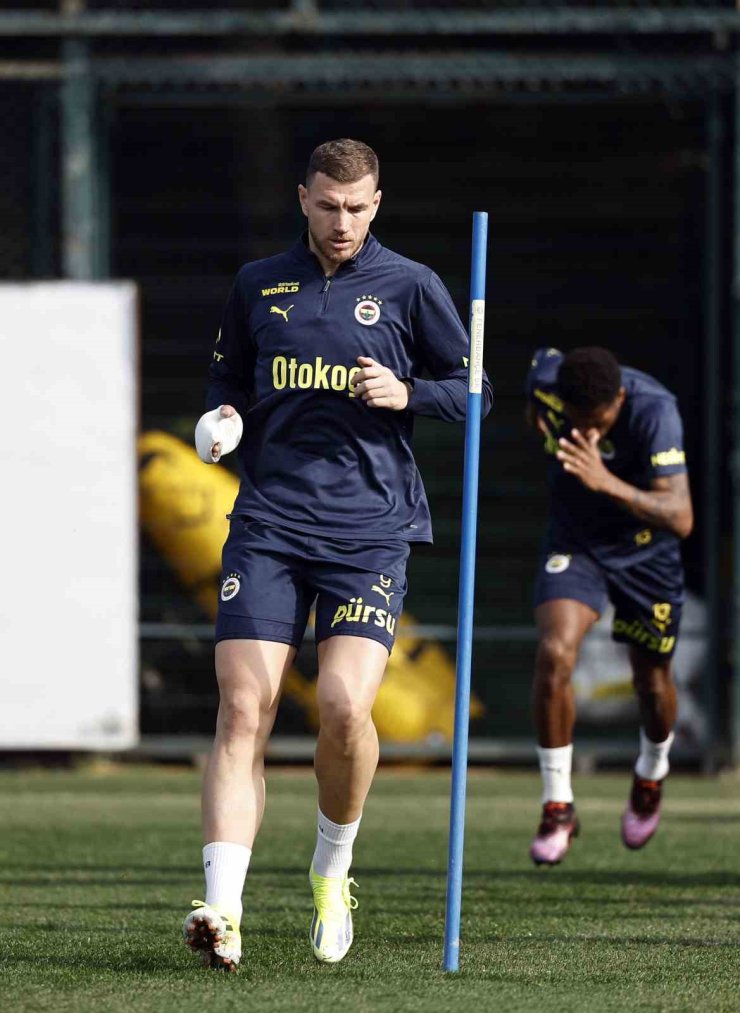 FENERBAHÇE, RANGERS MAÇI HAZIRLIKLARINI SÜRDÜRDÜ