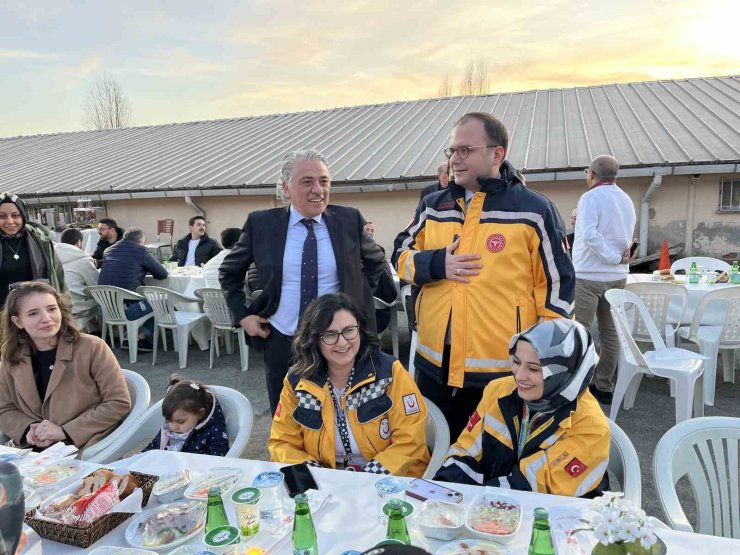 İSTANBUL İL SAĞLIK MÜDÜRLÜĞÜ’NCE 112 ACİL SAĞLIK ÇALIŞANLARIYLA İFTAR PROGRAMI