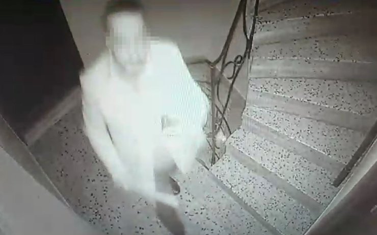 ZEYTİNBURNU’NDA KOMŞU TERÖRÜ YAŞAYAN ADAM O ANLATTI