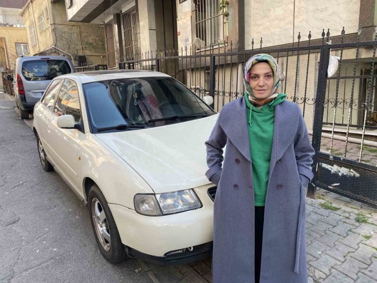 KÜÇÜKÇEKMECE’DE BİR KADIN DÜKKAN ÖNÜNE PARK ETTİĞİ ARACINI GÖRÜNCE BÜYÜK ŞOK YAŞADI