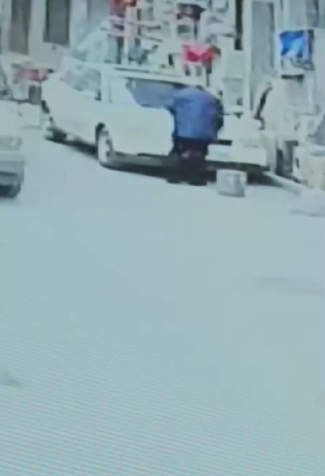 KÜÇÜKÇEKMECE’DE BİR KADIN DÜKKAN ÖNÜNE PARK ETTİĞİ ARACINI GÖRÜNCE BÜYÜK ŞOK YAŞADI