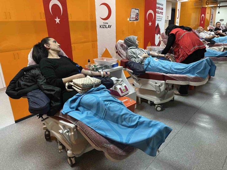 TÜRK KIZILAY, RAMAZAN AYI BOYUNCA İFTARDAN SONRA DA KAN BAĞIŞI KABUL EDİYOR