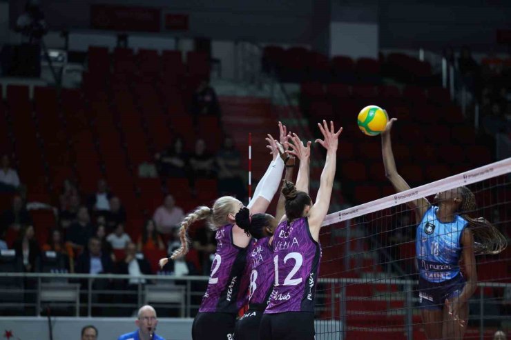 ECZACIBAŞI DYNAVİT, CEV ŞAMPİYONLAR LİGİ’NE VEDA ETTİ