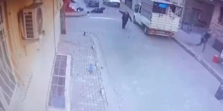 BAHÇELİEVLER’DE 16 YAŞINDAKİ GENCİN ÖLDÜĞÜ SALDIRI KAMERADA