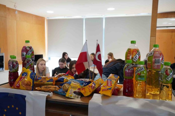 POLONYALI ÖĞRENCİLER TÜRK KÜLTÜRÜNÜ BEYLİKDÜZÜ’NDE KEŞFETTİ