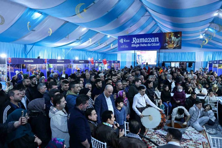 ESENLER’DE 81 İLİN KÜLTÜREL ZENGİNLİKLERİ VATANDAŞLARLA BULUŞUYOR