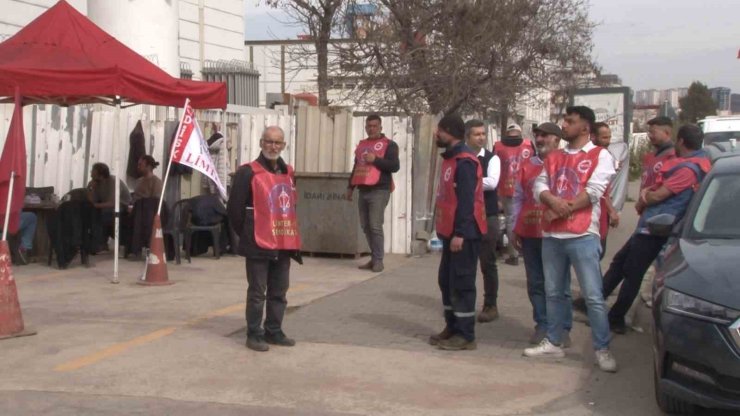 TUZLA TERSANEDE GREV: İŞÇİLER KULE VİNCE ÇIKTI