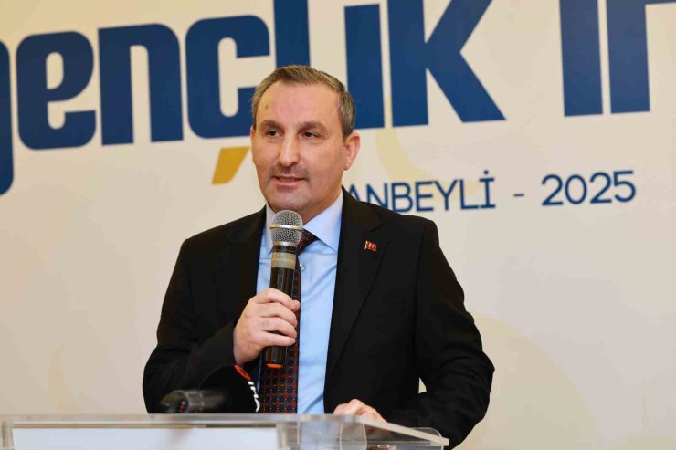 GENÇLİK VE SPOR BAKANI AŞKIN BAK: "GENÇLERİN EMRİNDEYİZ"