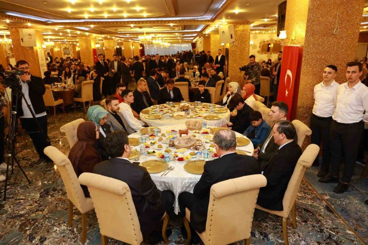 GENÇLİK VE SPOR BAKANI AŞKIN BAK: "GENÇLERİN EMRİNDEYİZ"