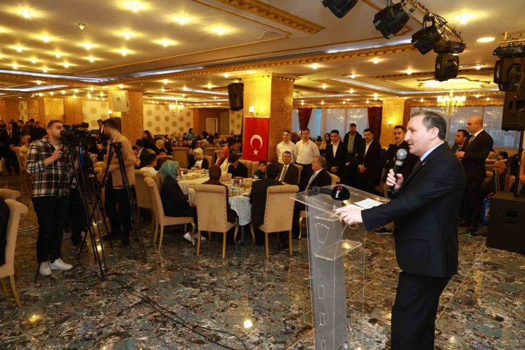 GENÇLİK VE SPOR BAKANI AŞKIN BAK: "GENÇLERİN EMRİNDEYİZ"