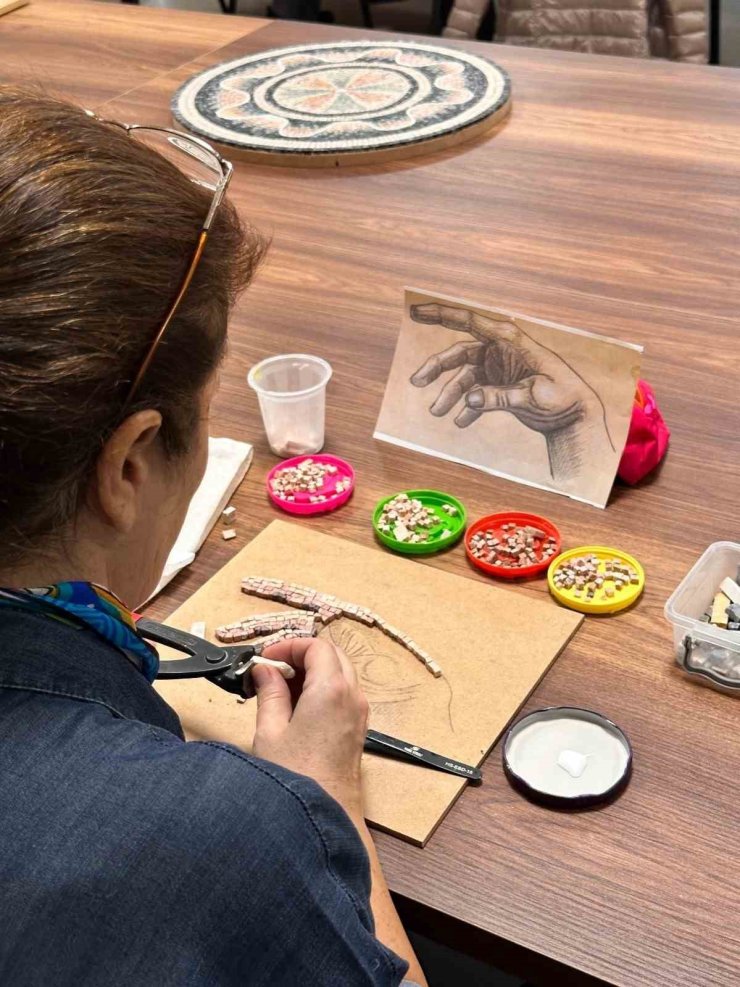 ÜMRANİYE’DE TAŞLAR SANATA DÖNÜŞÜYOR