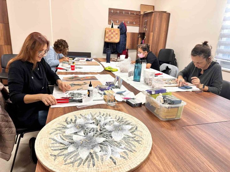 ÜMRANİYE’DE TAŞLAR SANATA DÖNÜŞÜYOR