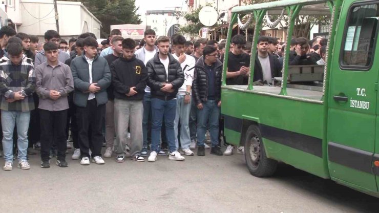 SANCAKTEPE’DE HALI SAHADA FENALAŞAN 17 YAŞINDAKİ GENÇ HAYATINI KAYBETTİ