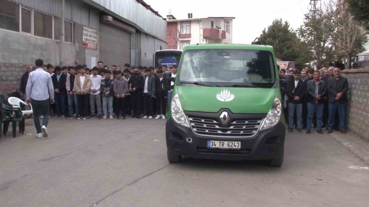 SANCAKTEPE’DE HALI SAHADA FENALAŞAN 17 YAŞINDAKİ GENÇ HAYATINI KAYBETTİ