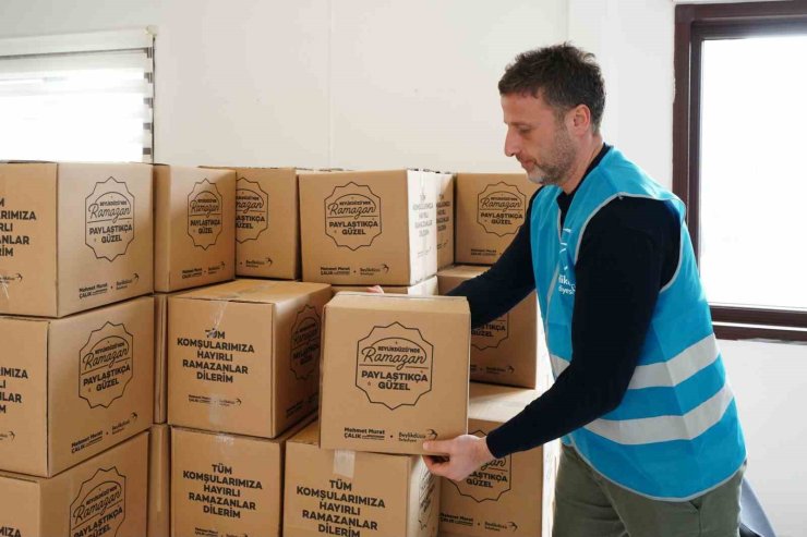 BEYLİKDÜZÜ’NDE İHTİYAÇ SAHİBİ AİLELERE ERZAK DESTEĞİ