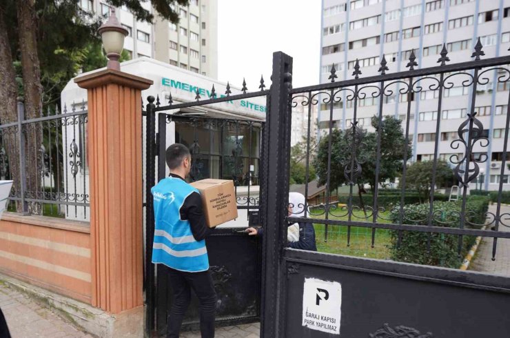 BEYLİKDÜZÜ’NDE İHTİYAÇ SAHİBİ AİLELERE ERZAK DESTEĞİ