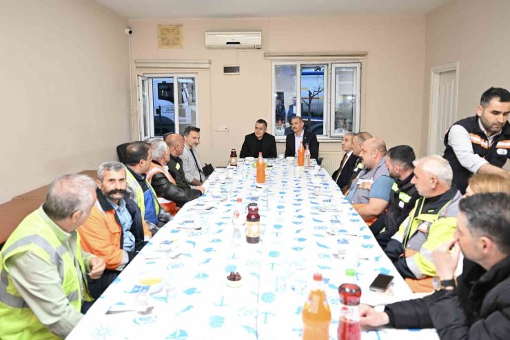 ESENYURT’TA BELEDİYE ÇALIŞANLARI İFTARDA BULUŞTU