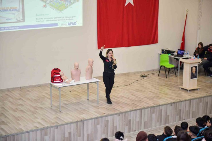 ESENYURT BELEDİYESİNDEN 104 BİN 597 ÖĞRENCİYE AFET BİLİNCİ EĞİTİMİ