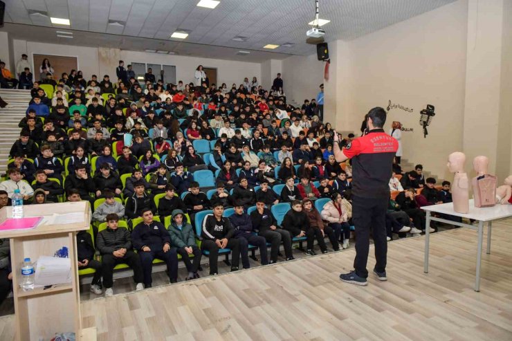 ESENYURT BELEDİYESİNDEN 104 BİN 597 ÖĞRENCİYE AFET BİLİNCİ EĞİTİMİ