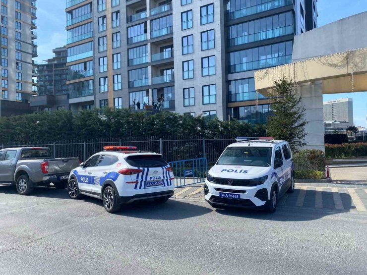 ÜMRANİYE’DE 23 YAŞINDAKİ GENÇ 28.KATTAN DÜŞEREK HAYATINI KAYBETTİ