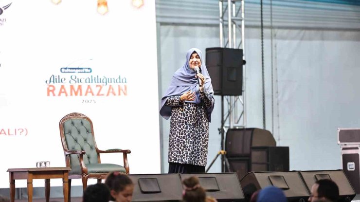 SULTANGAZİ’DE "AİLEDE RAMAZAN NASIL YAŞANIR" KONULU SÖYLEŞİ İLGİ GÖRDÜ
