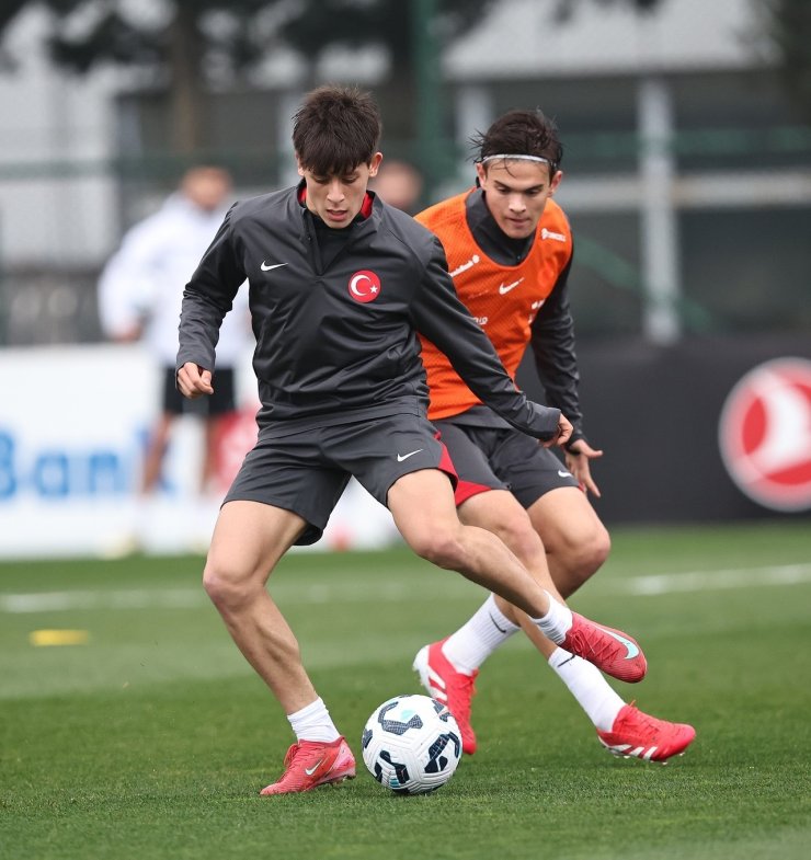 A MİLLİ TAKIM’DA, MACARİSTAN MESAİSİ BAŞLADI