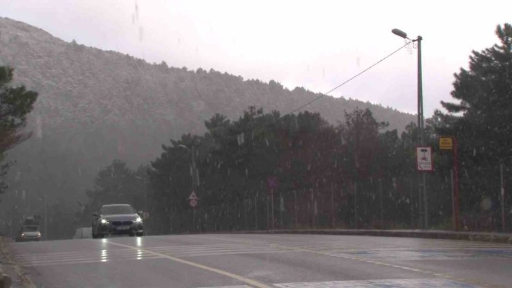 KARLA KAPLANAN AYDOS ORMANI ZİRVESİ HAVADAN GÖRÜNTÜLENDİ