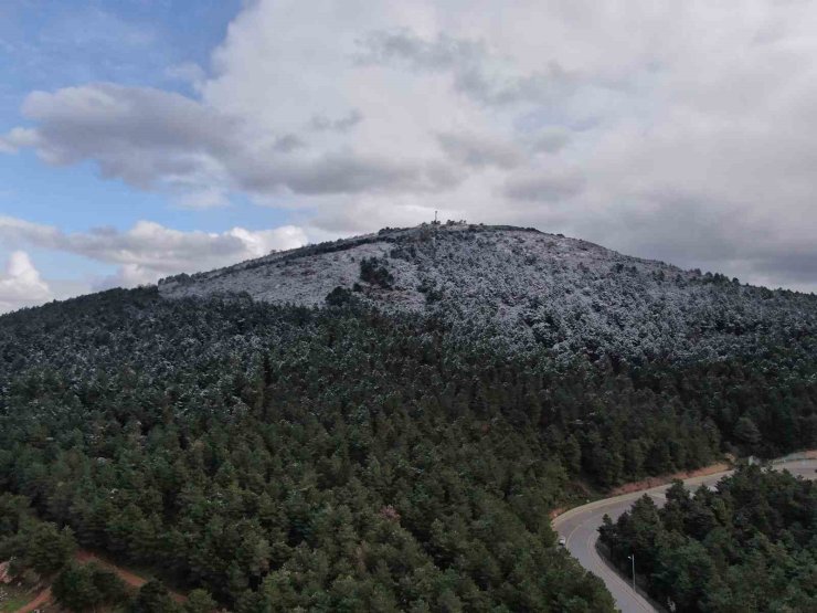 KARLA KAPLANAN AYDOS ORMANI ZİRVESİ HAVADAN GÖRÜNTÜLENDİ