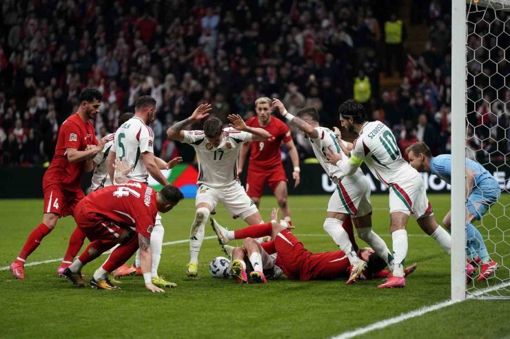 UEFA ULUSLAR LİGİ: TÜRKİYE: 1 - MACARİSTAN: 1 (İLK YARI)