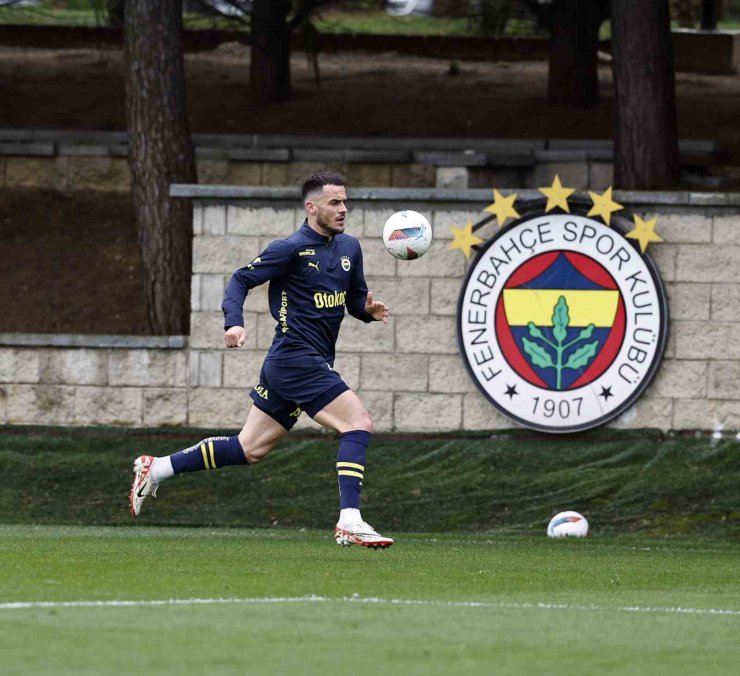 FENERBAHÇE, MİLLİ OYUNCULARINDAN YOKSUN ÇALIŞTI