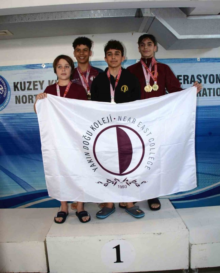 ALTIN KULAÇLARDAN 14 MADALYA