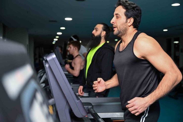 ESENYURT BELEDİYESİNDEN RAMAZAN AYINA ÖZEL NÖBETÇİ SPOR SALONU HİZMETİ