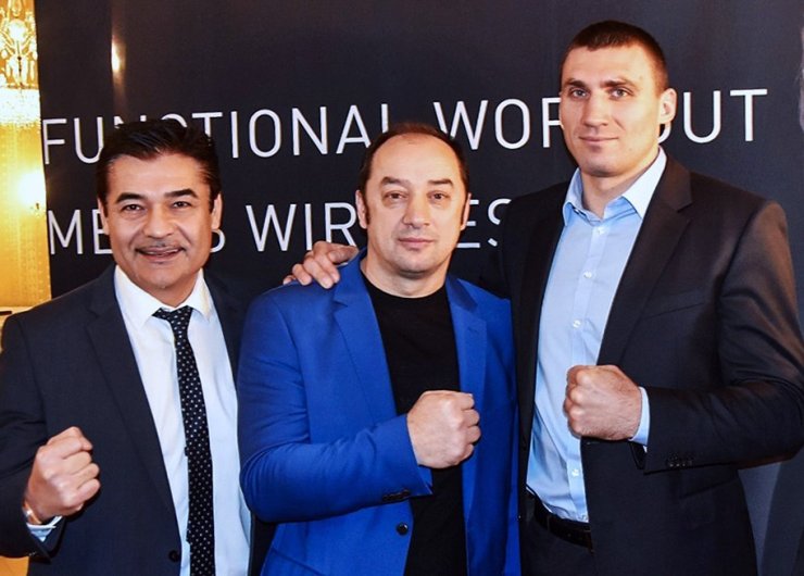 VİKTOR FAUST, RYDELL BOOKER İLE RİNGE ÇIKACAK