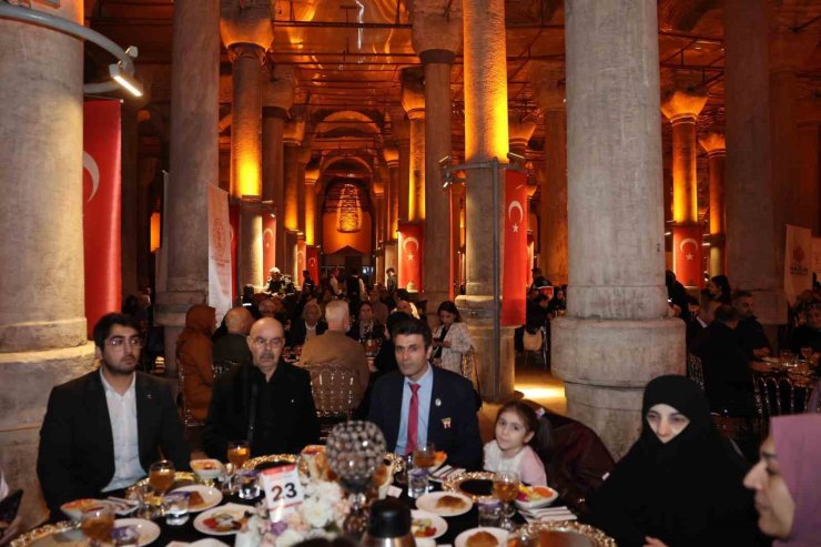 BAKAN GÖKTAŞ, ŞEHİT AİLELERİ VE GAZİLERLE İFTAR PROGRAMINDA BİR ARAYA GELDİ