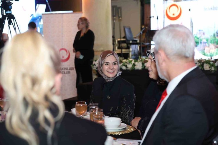 BAKAN GÖKTAŞ, ŞEHİT AİLELERİ VE GAZİLERLE İFTAR PROGRAMINDA BİR ARAYA GELDİ