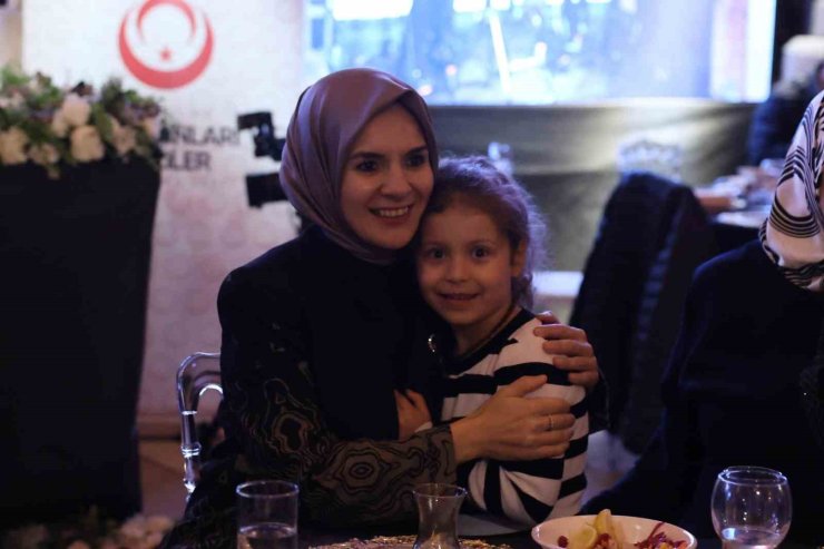 BAKAN GÖKTAŞ, ŞEHİT AİLELERİ VE GAZİLERLE İFTAR PROGRAMINDA BİR ARAYA GELDİ