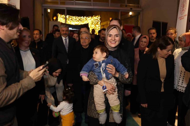 BAKAN GÖKTAŞ, ŞEHİT AİLELERİ VE GAZİLERLE İFTAR PROGRAMINDA BİR ARAYA GELDİ