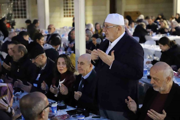 BÜYÜKÇEKMECE AİLESİ KADİR GECESİ’NDE İFTAR SOFRASINDA BULUŞTU