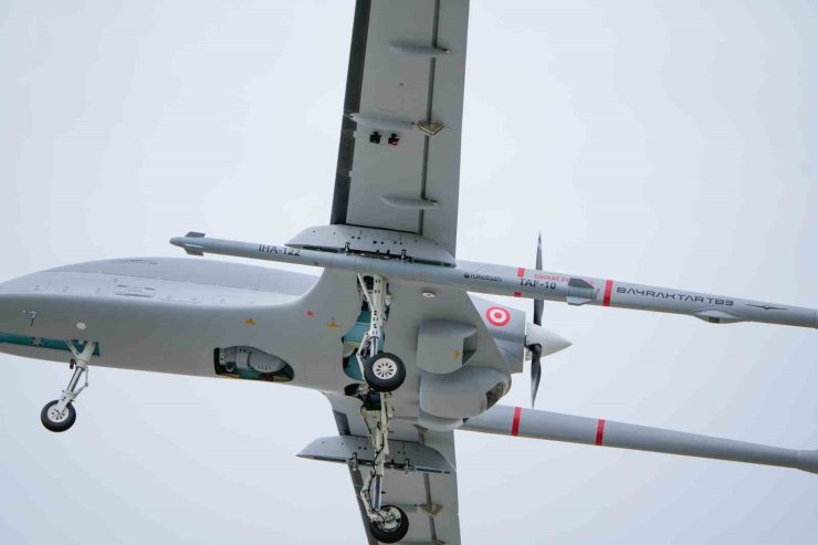 BAYRAKTAR TB3 SİHA’DAN SÜPERSONİK FÜZEYLE YİNE TAM İSABET