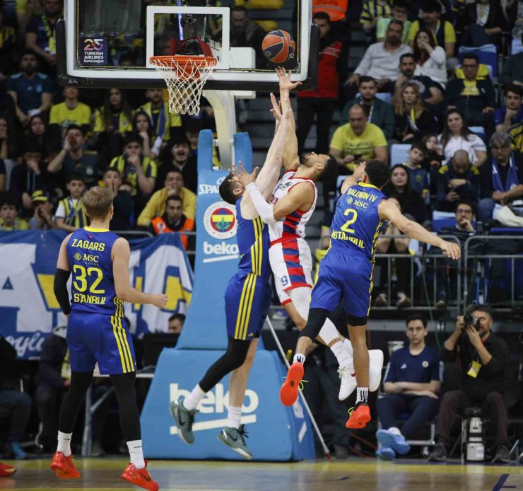 EUROLEAGUE’İN YENİ LİDERİ FENERBAHÇE