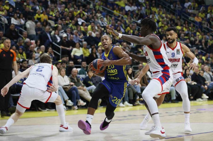 EUROLEAGUE’İN YENİ LİDERİ FENERBAHÇE