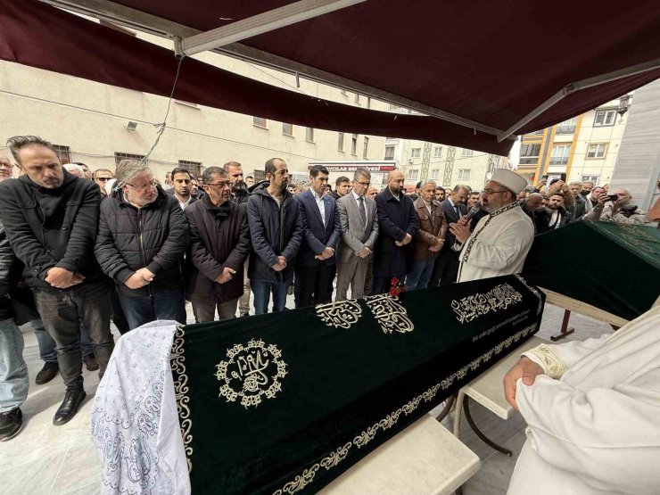 AVCILAR’DA ESKİ EŞİN ÖLDÜRDÜĞÜ, ANNE VE KIZI SON YOLCUĞUNA UĞURLANDI