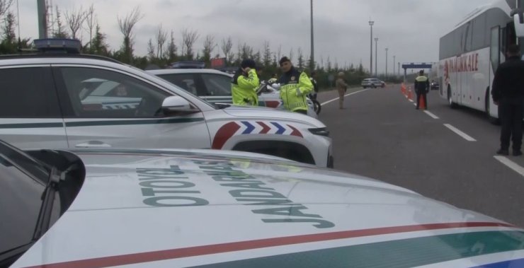 İSTANBUL’DA JANDARMADAN TRAFİKTE RAMAZAN BAYRAMI DENETİMİ