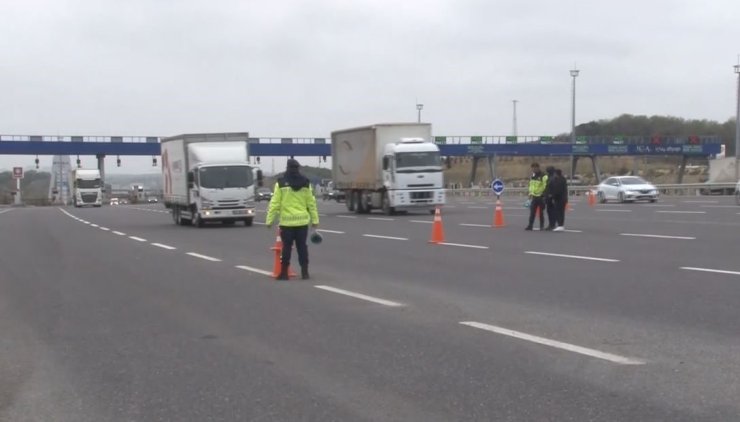 İSTANBUL’DA JANDARMADAN TRAFİKTE RAMAZAN BAYRAMI DENETİMİ