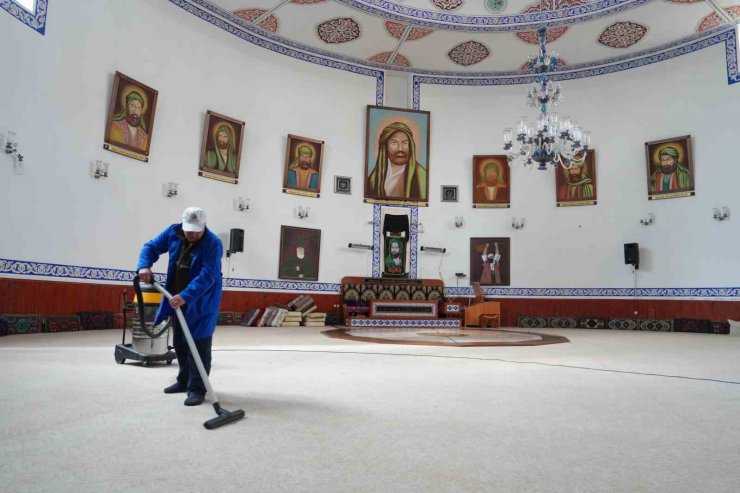 KARTAL’DA BAYRAM ÖNCESİ İBADETHANELERDE TEMİZLİK ÇALIŞMASI BAŞLATILDI