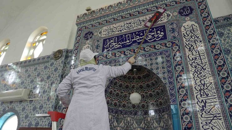 KARTAL’DA BAYRAM ÖNCESİ İBADETHANELERDE TEMİZLİK ÇALIŞMASI BAŞLATILDI