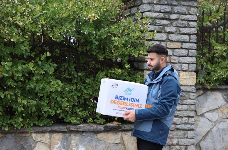 SULTANGAZİ BELEDİYESİ RAMAZAN’DA İHTİYAÇ SAHİPLERİNİN YANINDA