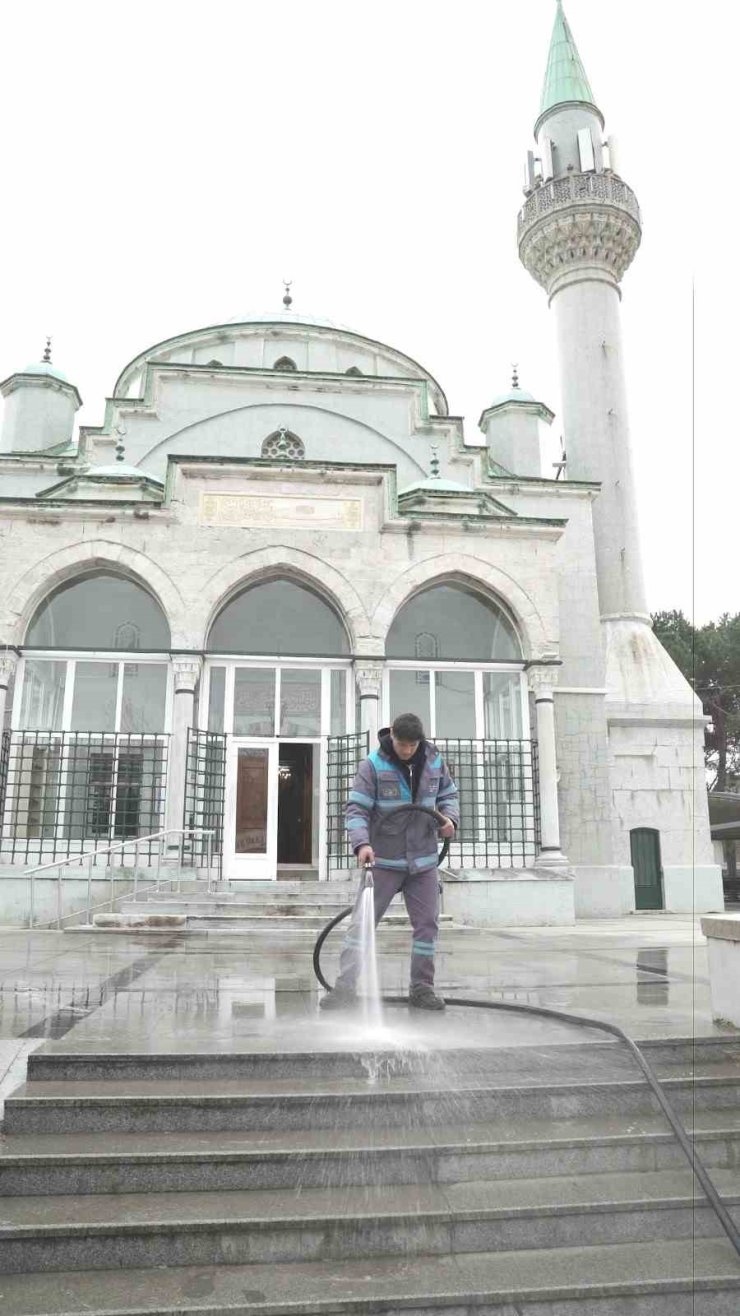 BEŞİKTAŞ’TA RAMAZAN BAYRAMI ÖNCESİ TEMİZLİK HİZMETİ VE SOSYAL DESTEK