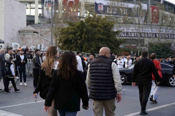 BEŞİKTAŞLI TARAFTARLARDAN DERBİYE YOĞUN İLGİ