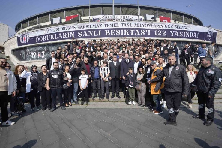 BEŞİKTAŞ’TA GELENEKSEL BAYRAMLAŞMA TÖRENİ YAPILDI